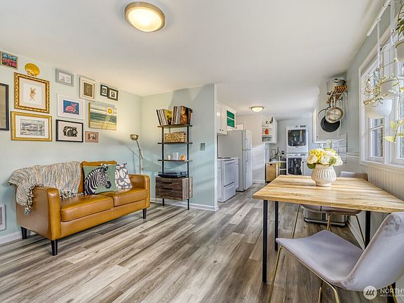 3rd image of 4034 NE 109th Street