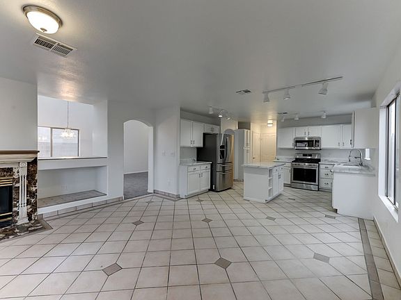 4th image of 4548 Grand Rock Dr