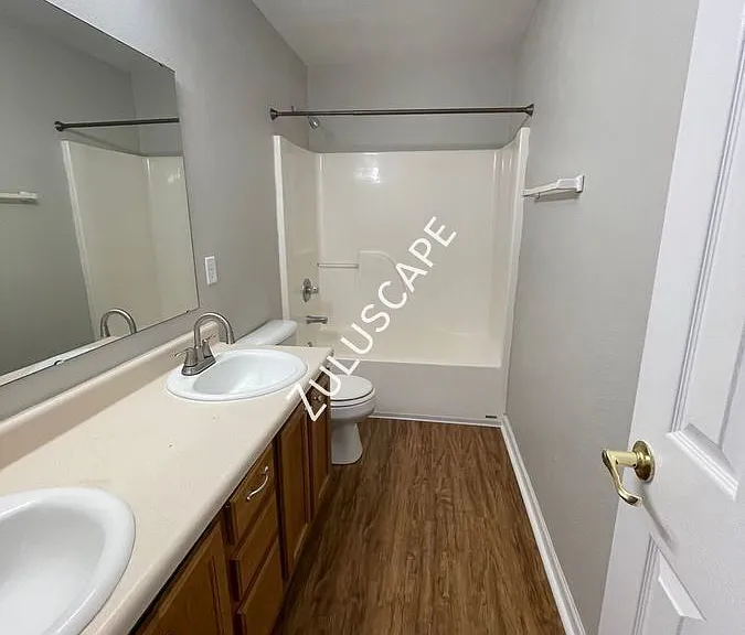 2315 Falls Church Ct — Photo 12