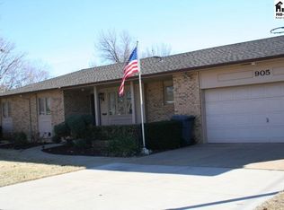 905 Old Farm Ests, Hutchinson, KS 67502