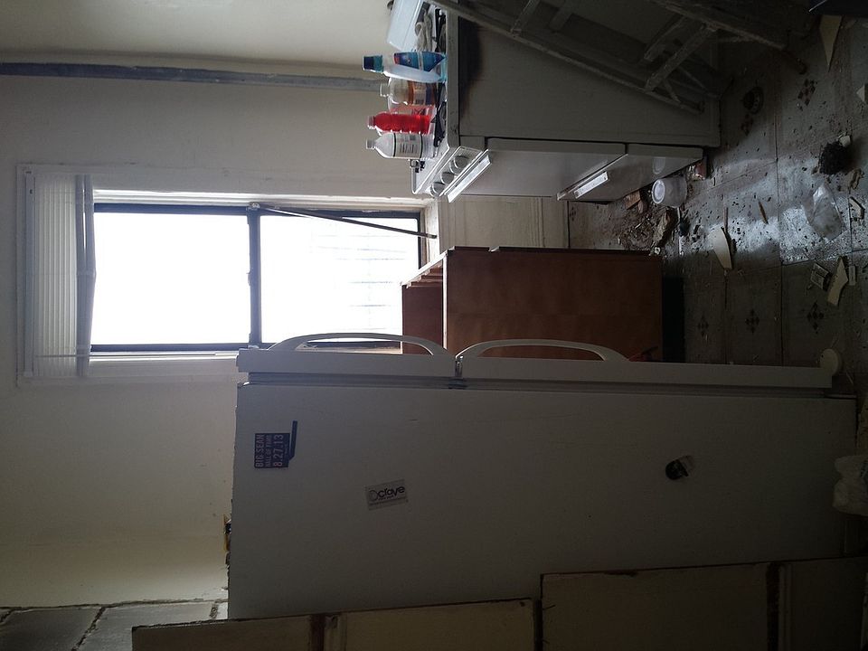 2nd image of 264 E 28th St APT 3A