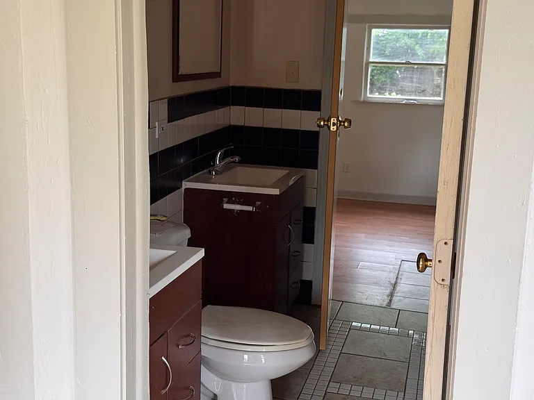 3225 NW 15th St — Photo 8
