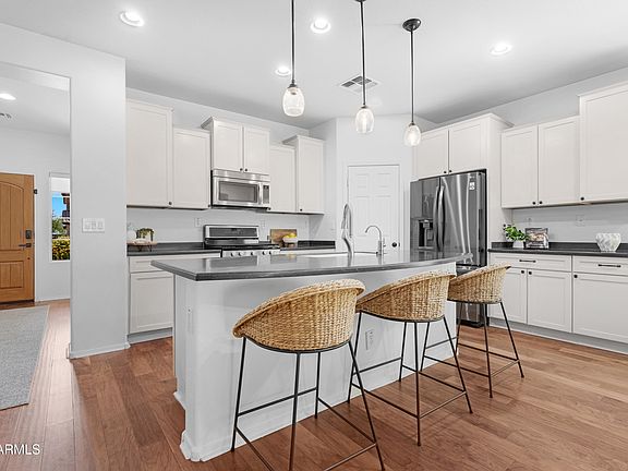 5th image of 1656 W CAVEDALE Drive