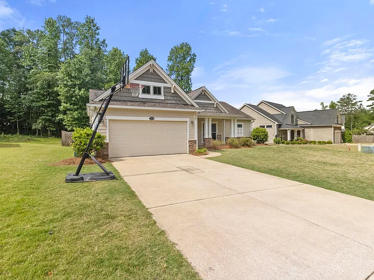 2243 Turnbury Ln — Photo 2