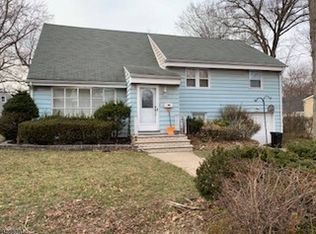 221 Irvington Rd, Teaneck, NJ 07666