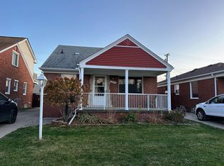 12949 Callender St, Southgate, MI 48195