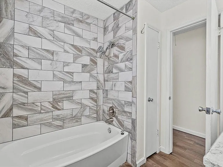 3705 Misty Cove Ct — Photo 25
