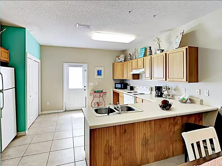 4294 Lindsey Ln — Photo 22