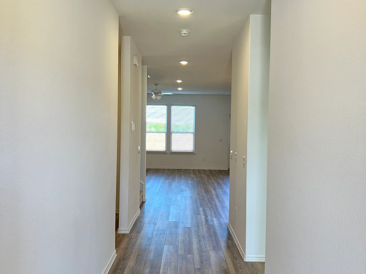 5 bed, 3079 sqft, $2,895 — Photo 2