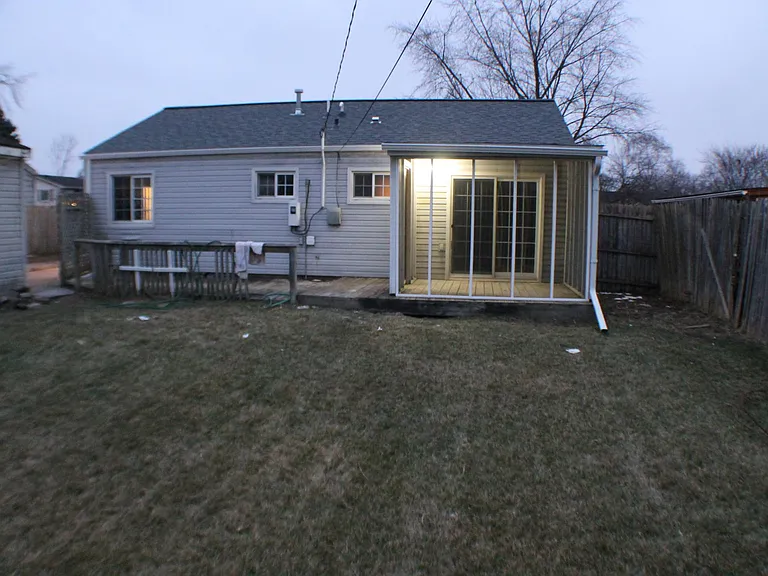 469 Woodlawn Ave — Photo 17