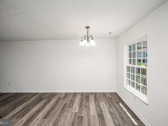 5th image of 11159 Thornberry Ct