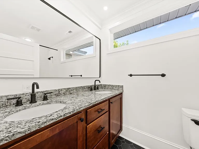 35 Poplar St #B — Photo 21