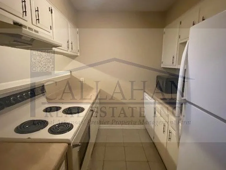 8 Towne Park Ct #10 — Photo 10