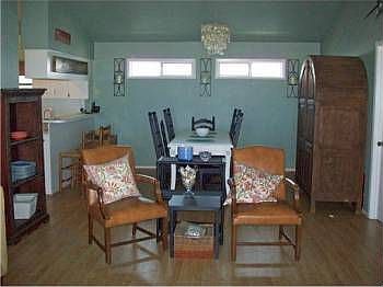 2nd image of 820 E Avenue G