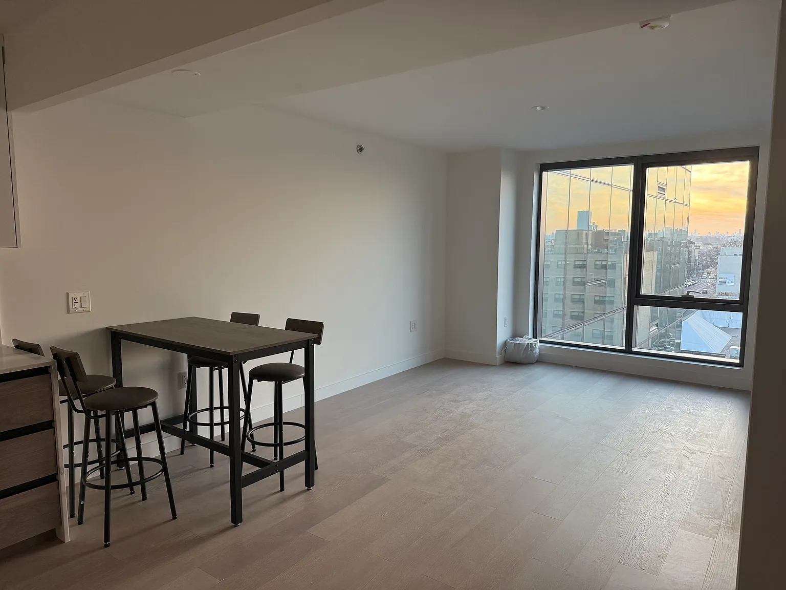1 bed, 589 sqft, $3,000 — Photo 1
