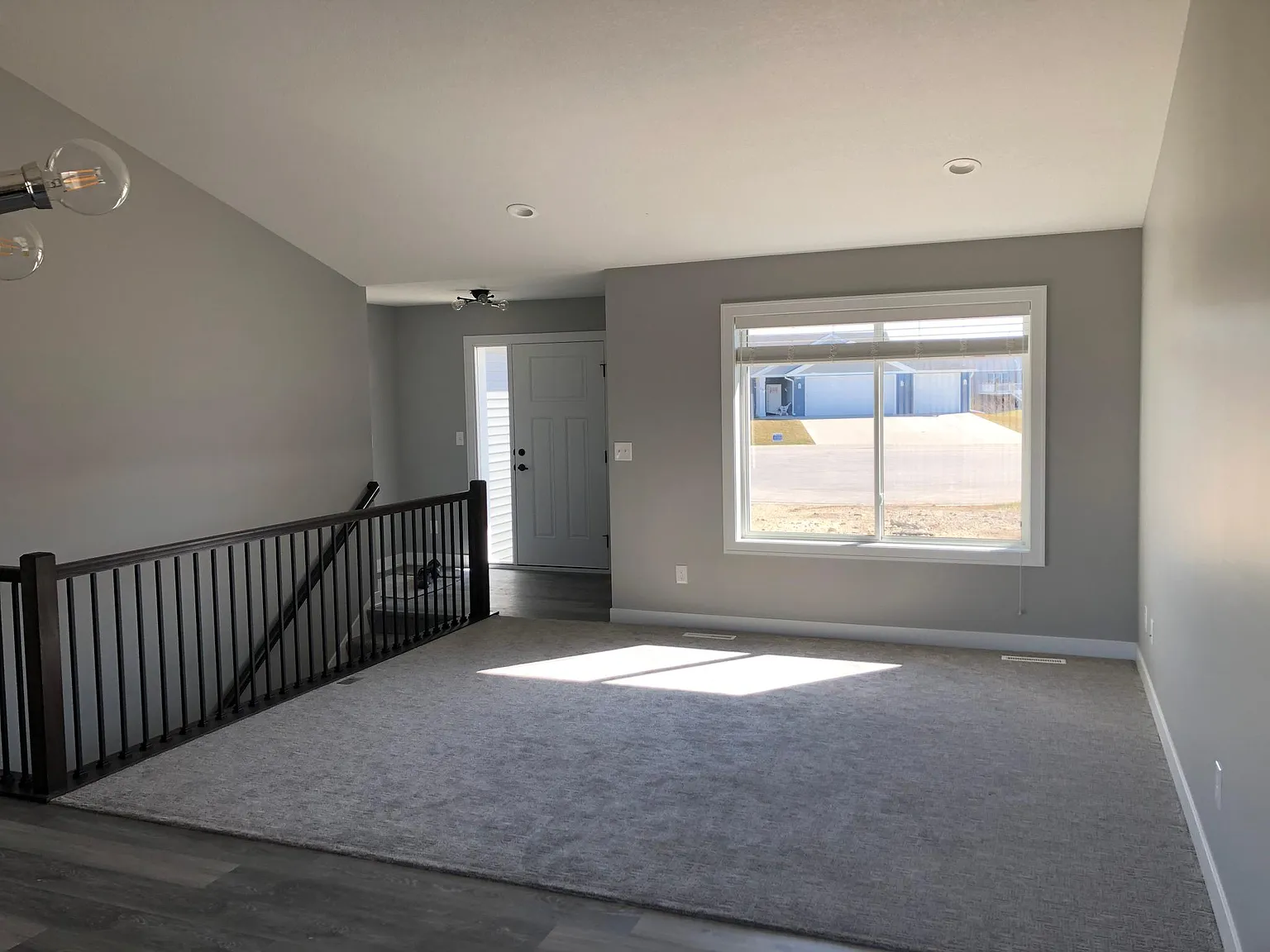 4 bed, 2416 sqft, $2,650 — Photo 4