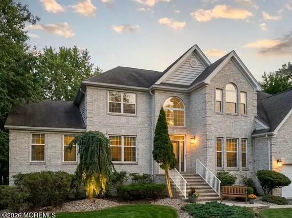 2 Amanda Court, Manalapan, NJ 07726