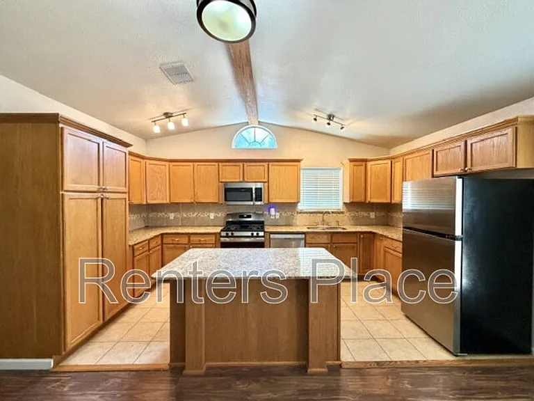 4308 E 4th Pl — Photo 15
