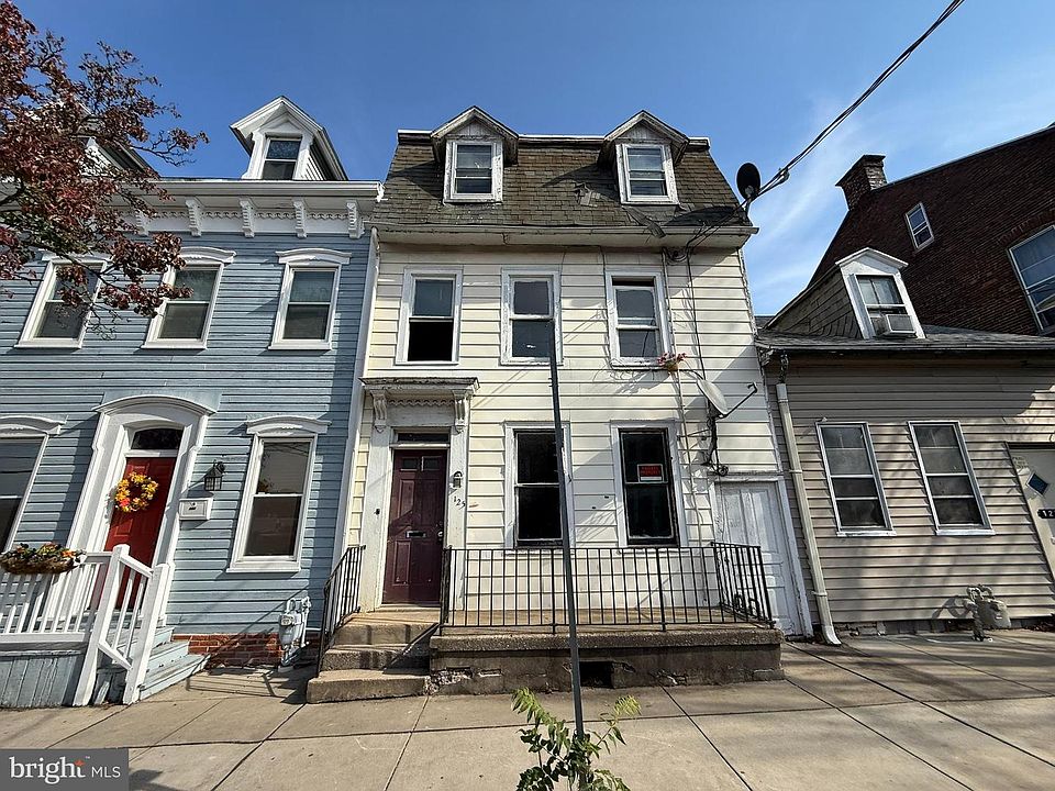 1st image of 125 N Queen St
