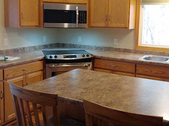 4th image of 221 Quill St NE