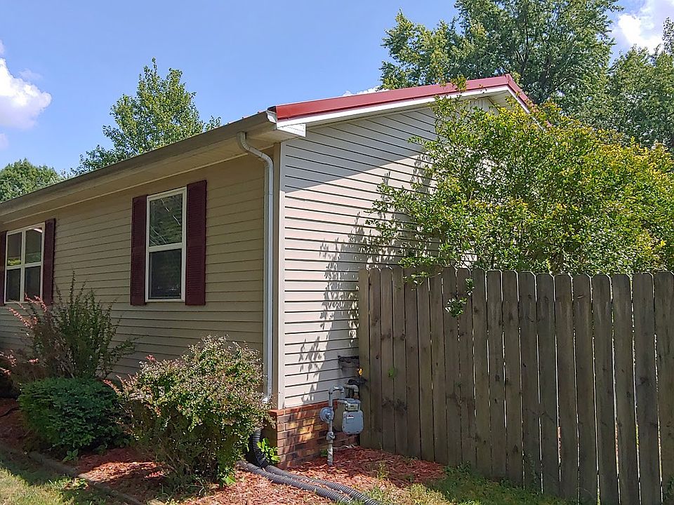 2nd image of 1715 Ryan Ave
