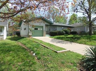 1938 S Weaver Ave, Springfield, MO 65807
