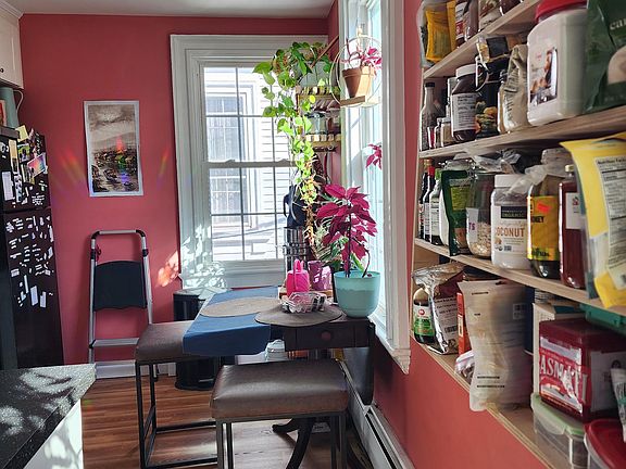 Eat in kitchen