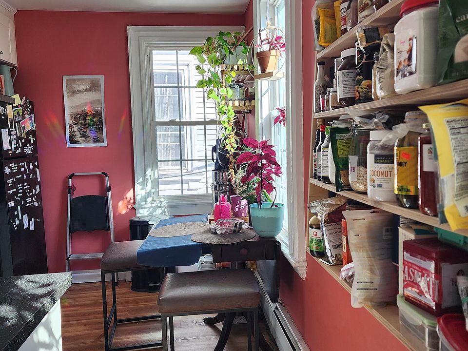 Eat in kitchen