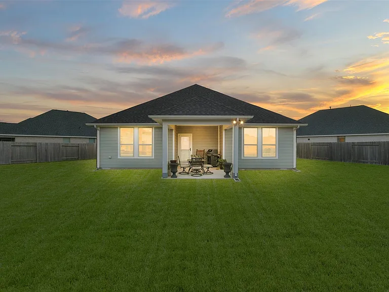 8307 Divot Trce — Photo 15