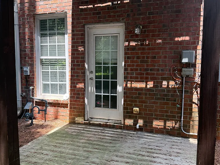 2179 Dillard Xing — Photo 9