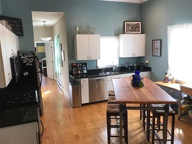 21 Chestnut St #2 — Photo 4