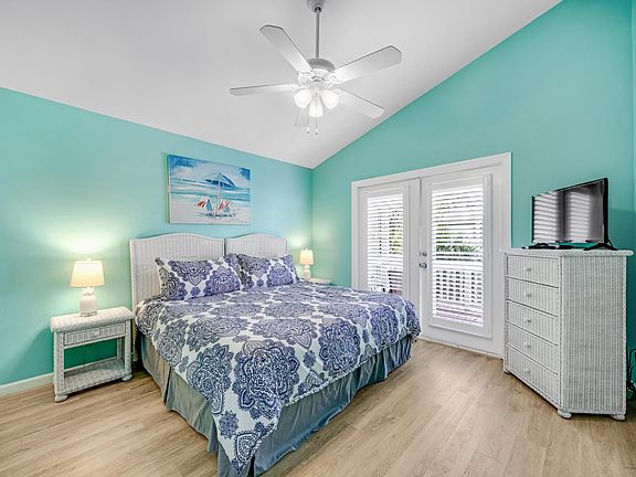 3rd image of 15 Coral Way