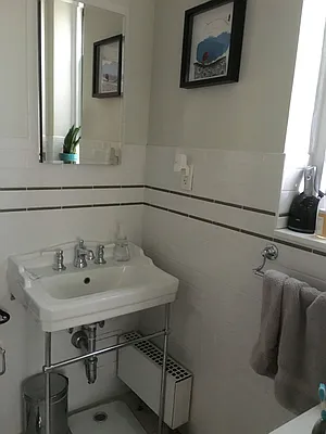 Sold by Lovett Realty, Inc. | media 17