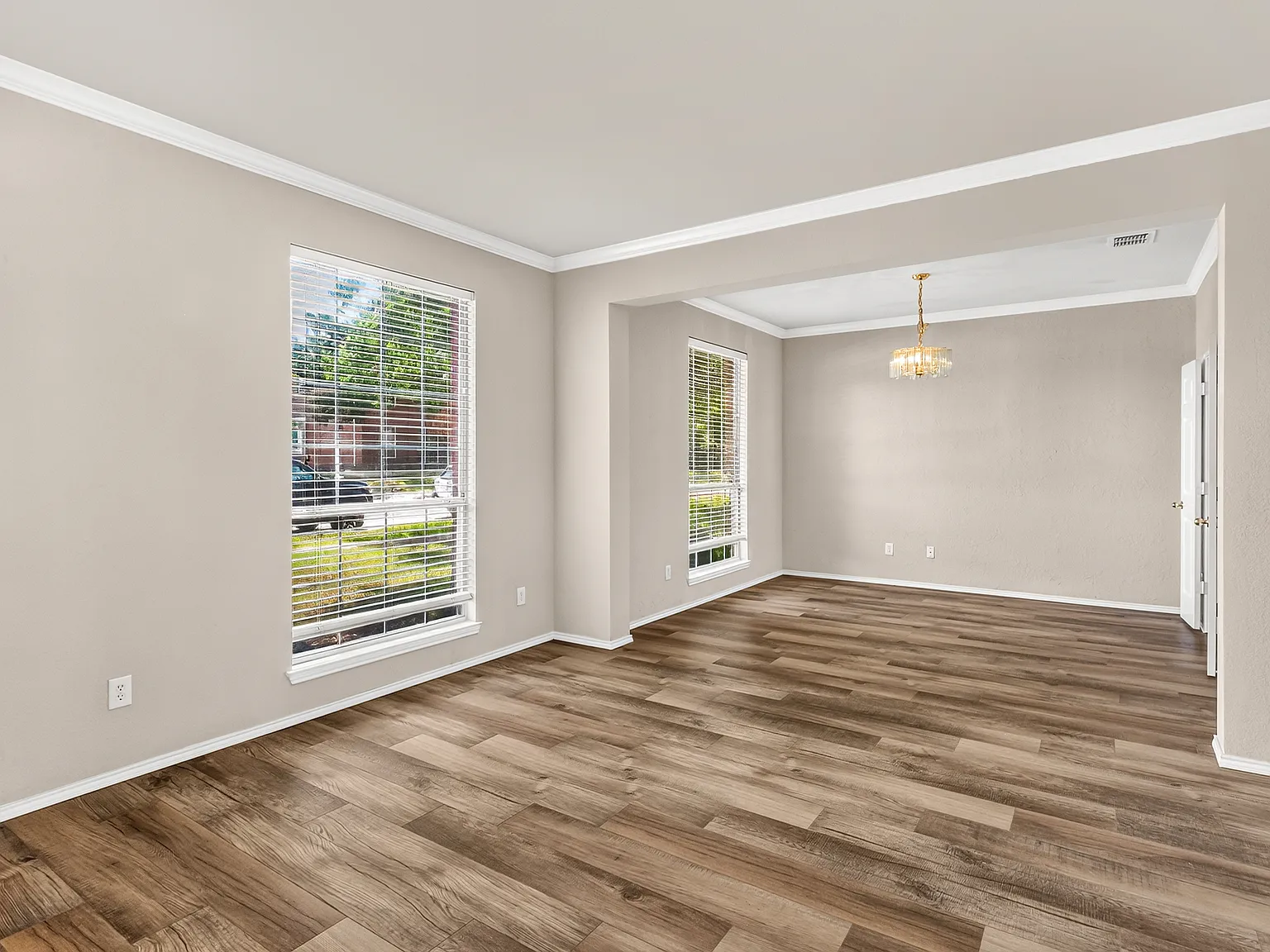 5 bed, 3307 sqft, $3,300 — Photo 3