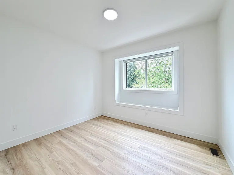 5971 Sperling Ave #LANEWAY — Photo 3