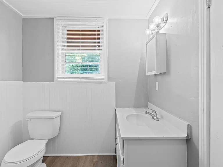 427 Circle Dr — Photo 17