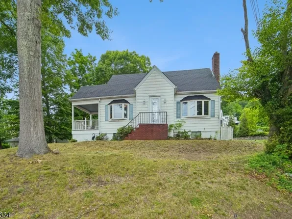 72 Lake Dr East, Wayne Twp., NJ 07470