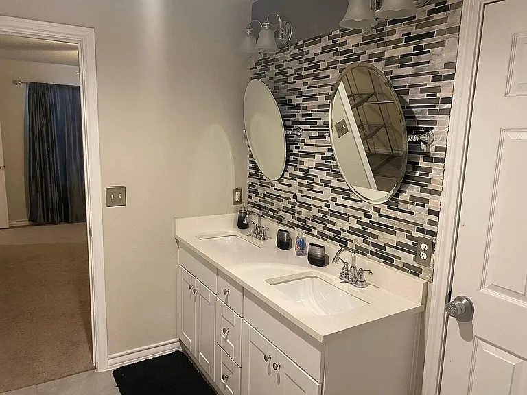 11806 Clayton Creek Ave — Photo 2