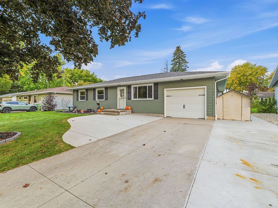 1st image of 1120 E Cir W