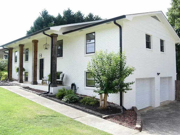 1215 Homewood Dr, Oxford, AL 36203