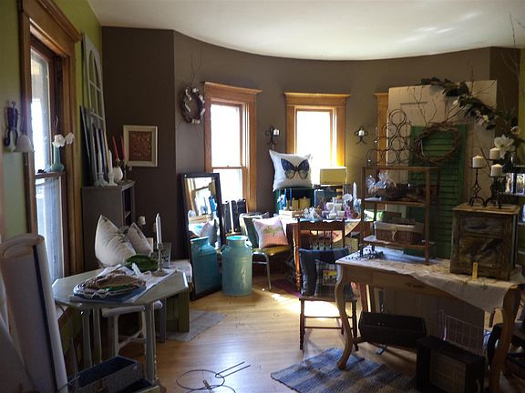 4th image of 103 Frue Ave