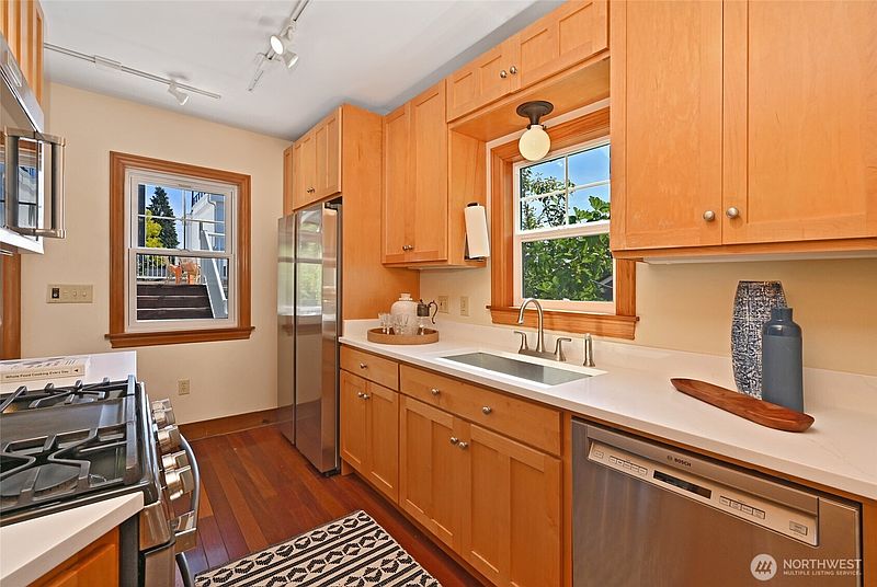 5th image of 8046 18th Avenue NW