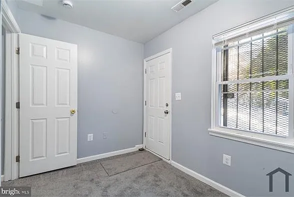 1643 V St SE #2 — Photo 6