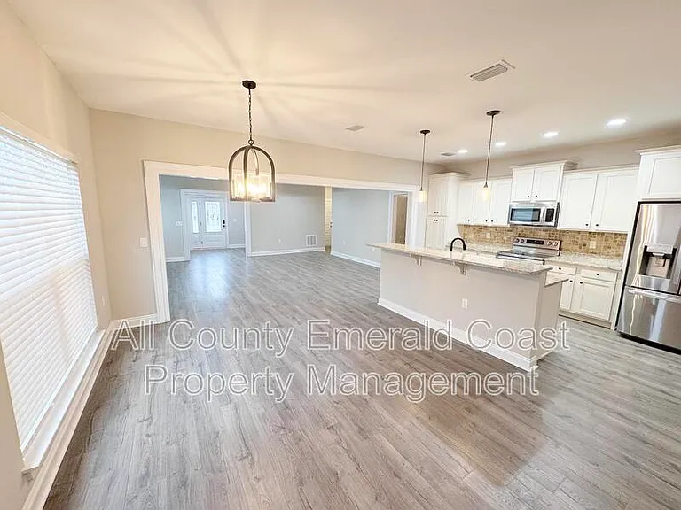 282 Magnolia St — Photo 5