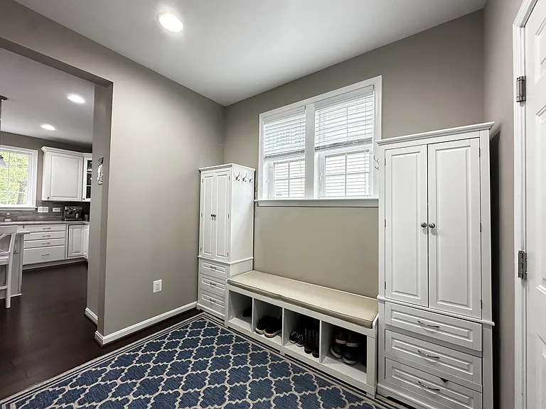 904 Saint Martins Loop — Photo 7