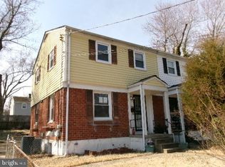 5901 Shoshone Dr, Oxon Hill, MD 20745