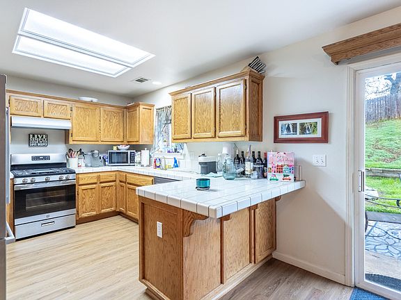 4th image of 3257 Sioux Dr