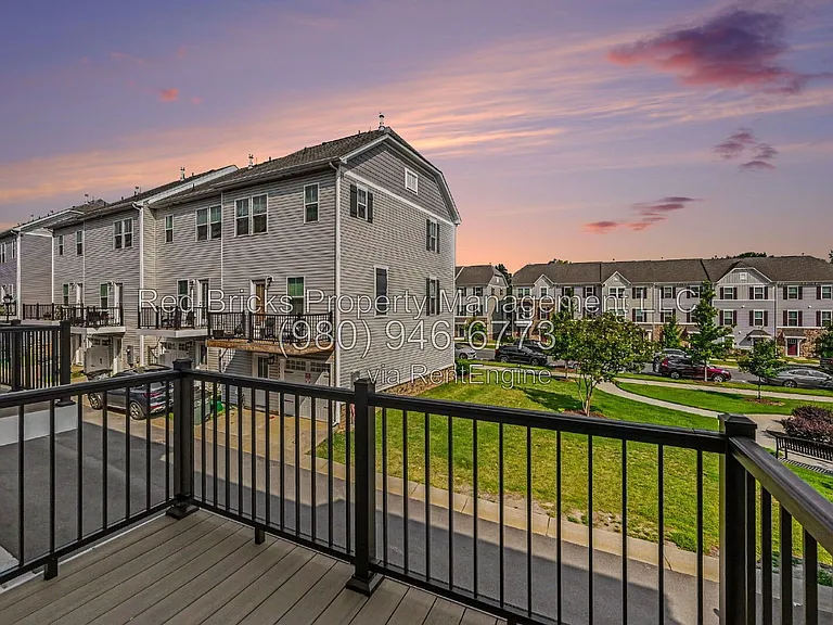 9342 Mallard Mills Dr — Photo 13