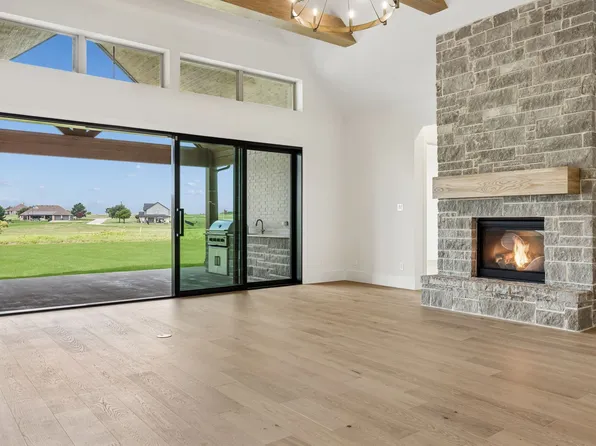 7435 S Aberdeen Dr, Cleburne, TX 76033