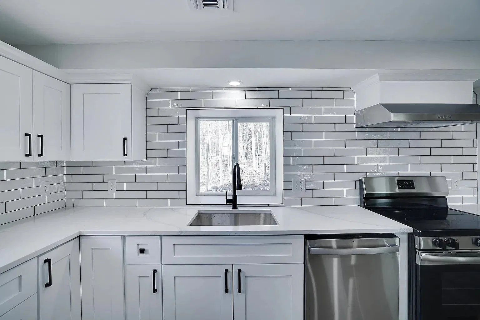 5 bed, 2288 sqft, $2,650 — Photo 3